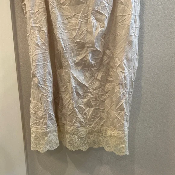 EUC Women’s Maurices Plus Size 1 Lace Trim Beige Long Tank Top Crinkle Camisole - Picture 4 of 7